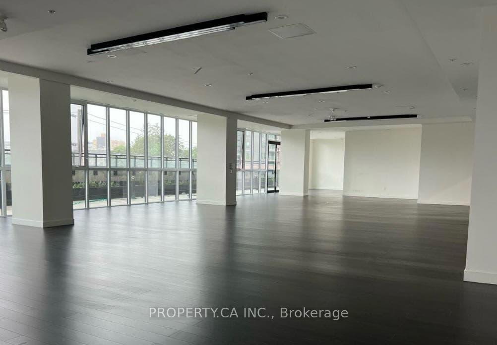 128 King Street N 1009