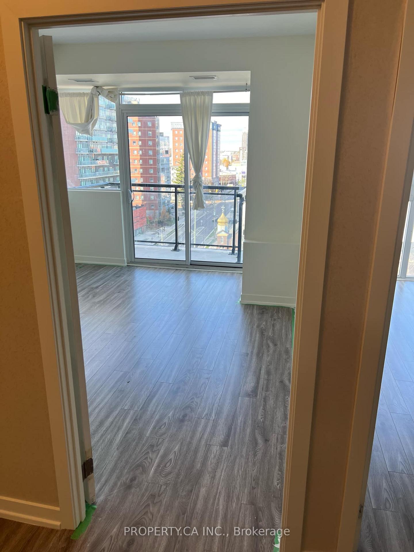 128 King Street N 1009