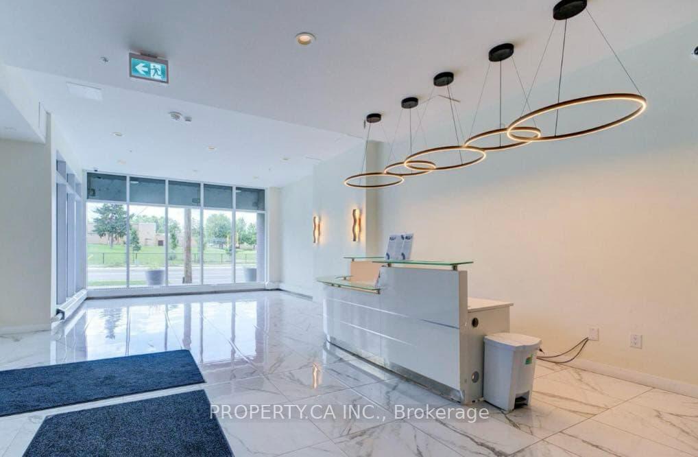 128 King Street N 1009