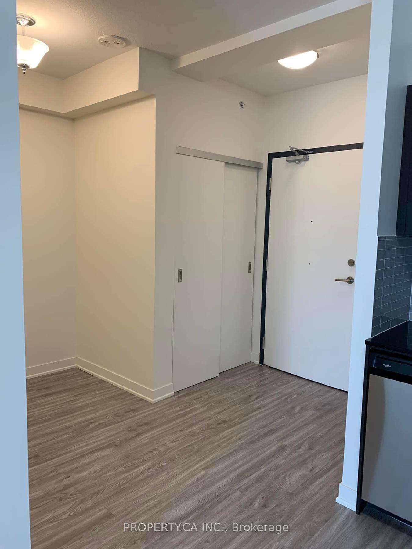 128 King Street N 1009