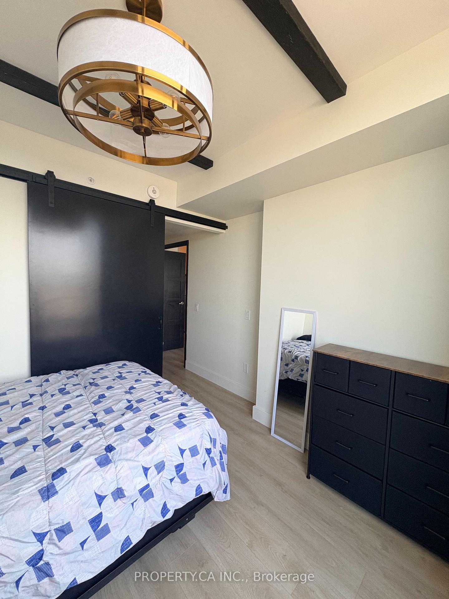 145 Columbia Street W 1001