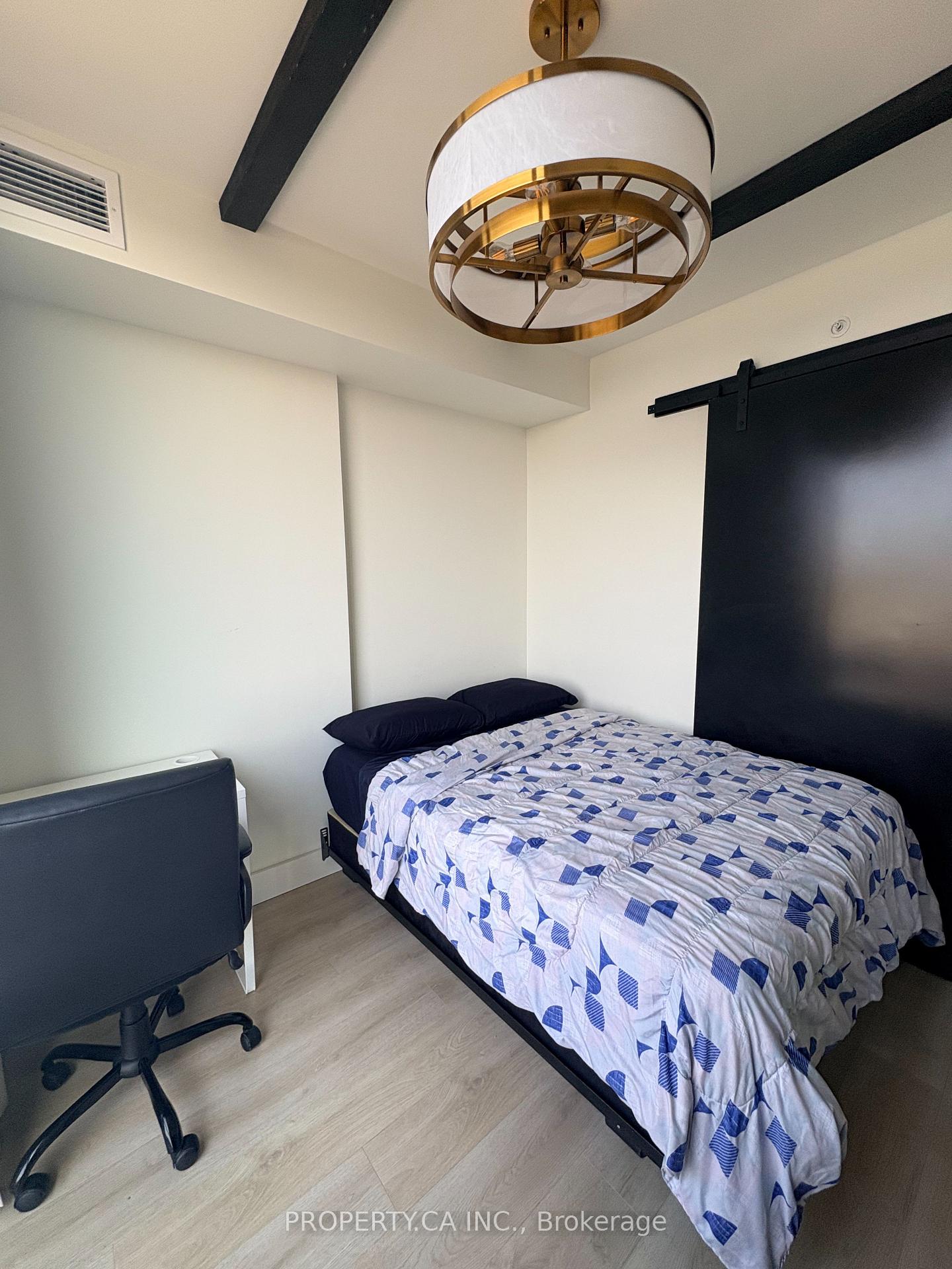 145 Columbia Street W 1001