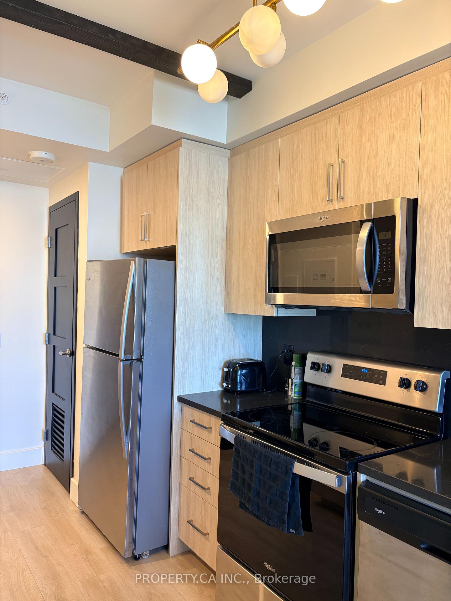 145 Columbia Street W 1001