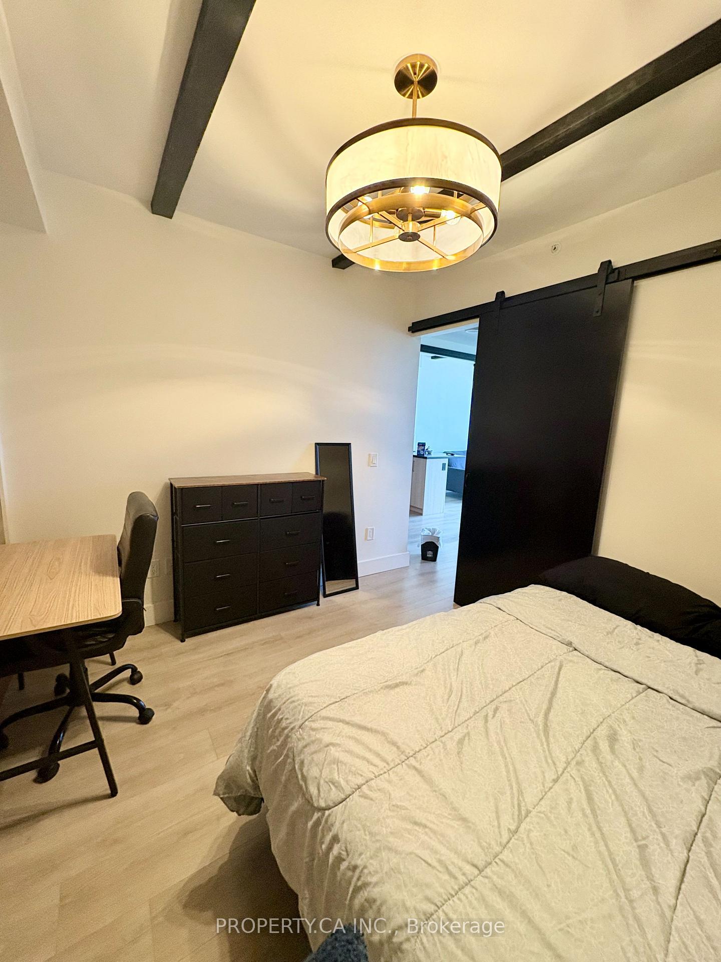 145 Columbia Street W 1001