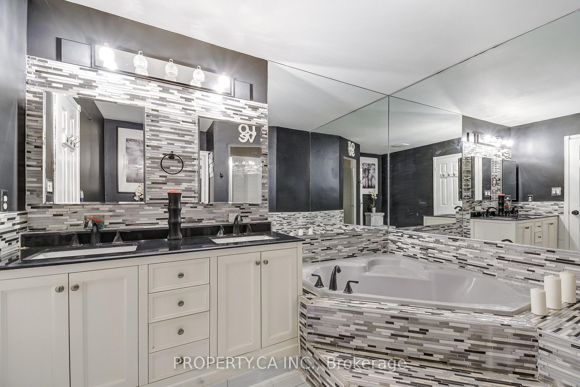 3 Waterford Crescent