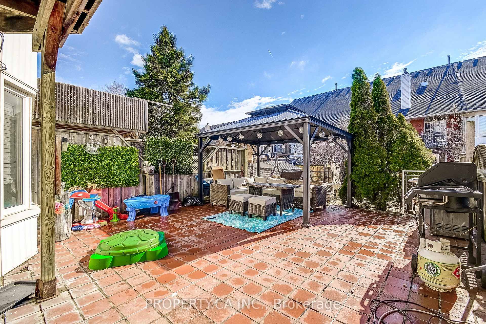 3 Waterford Crescent
