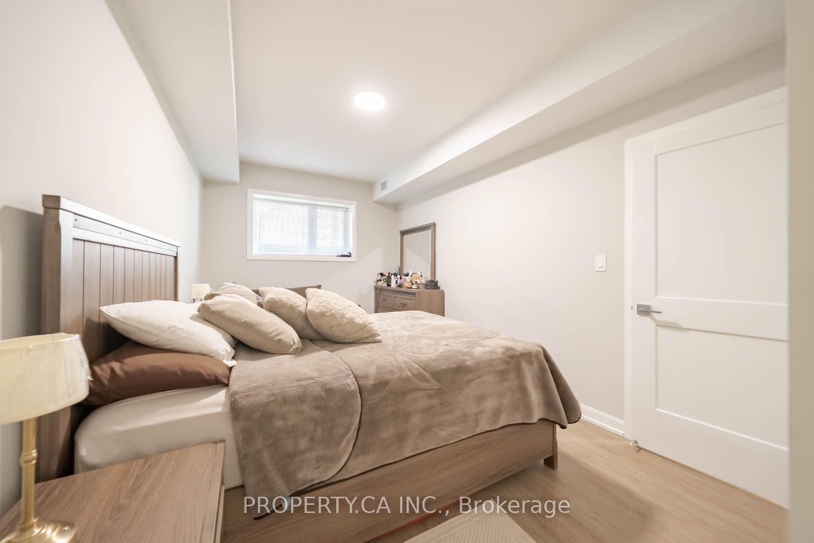 708 Woolwich Street 124