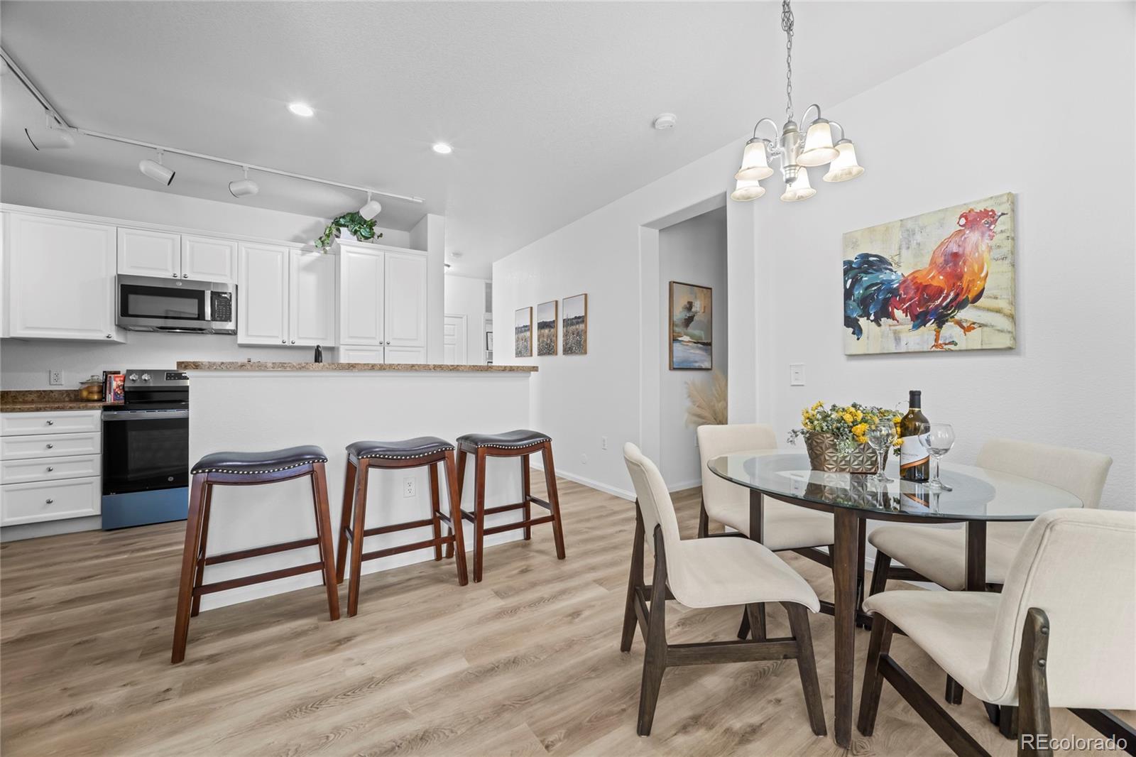 2210 S Vaughn Way Unit: 101