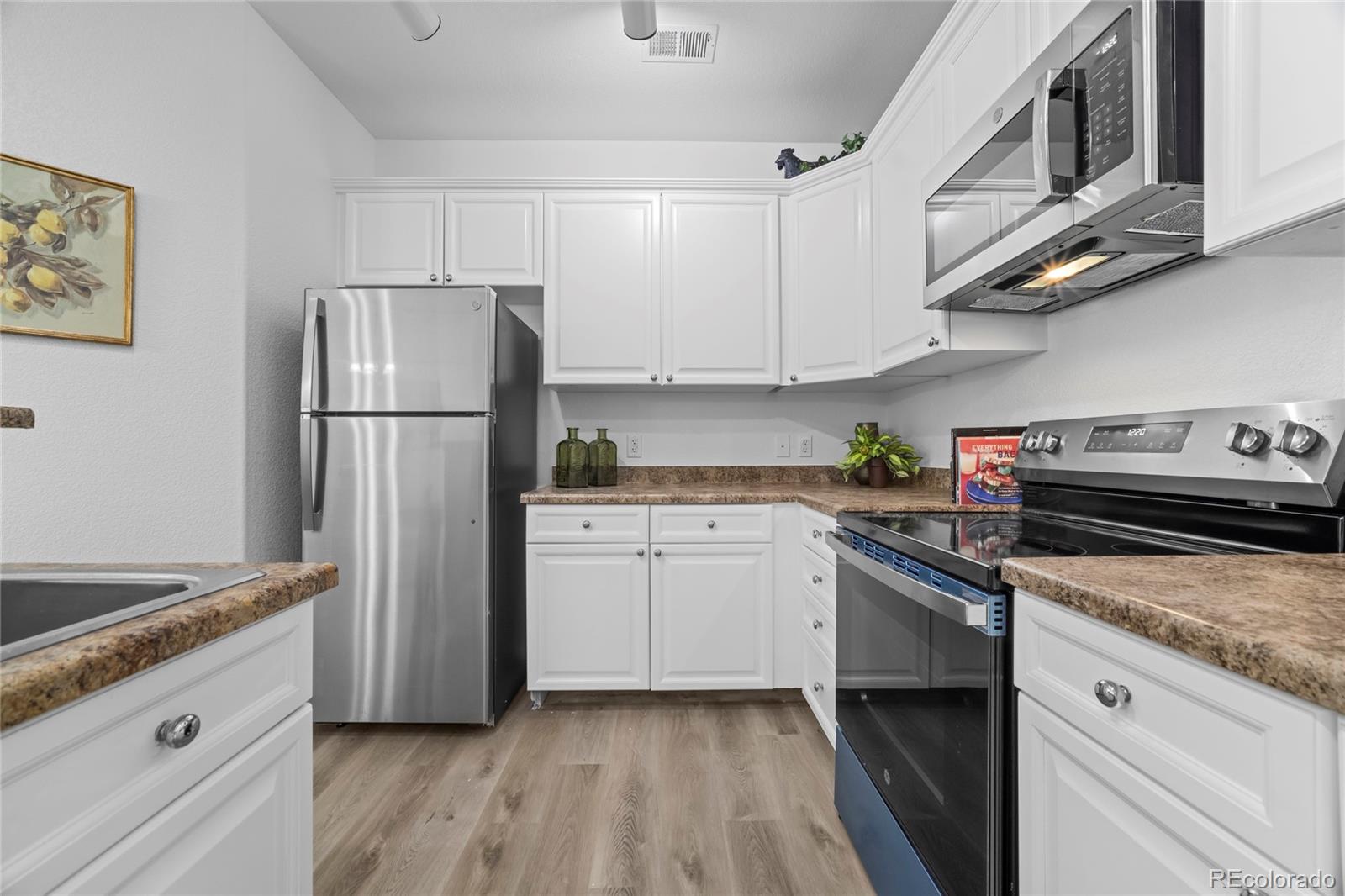 2210 S Vaughn Way Unit: 101