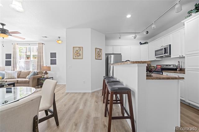 2210 S Vaughn Way Unit: 101