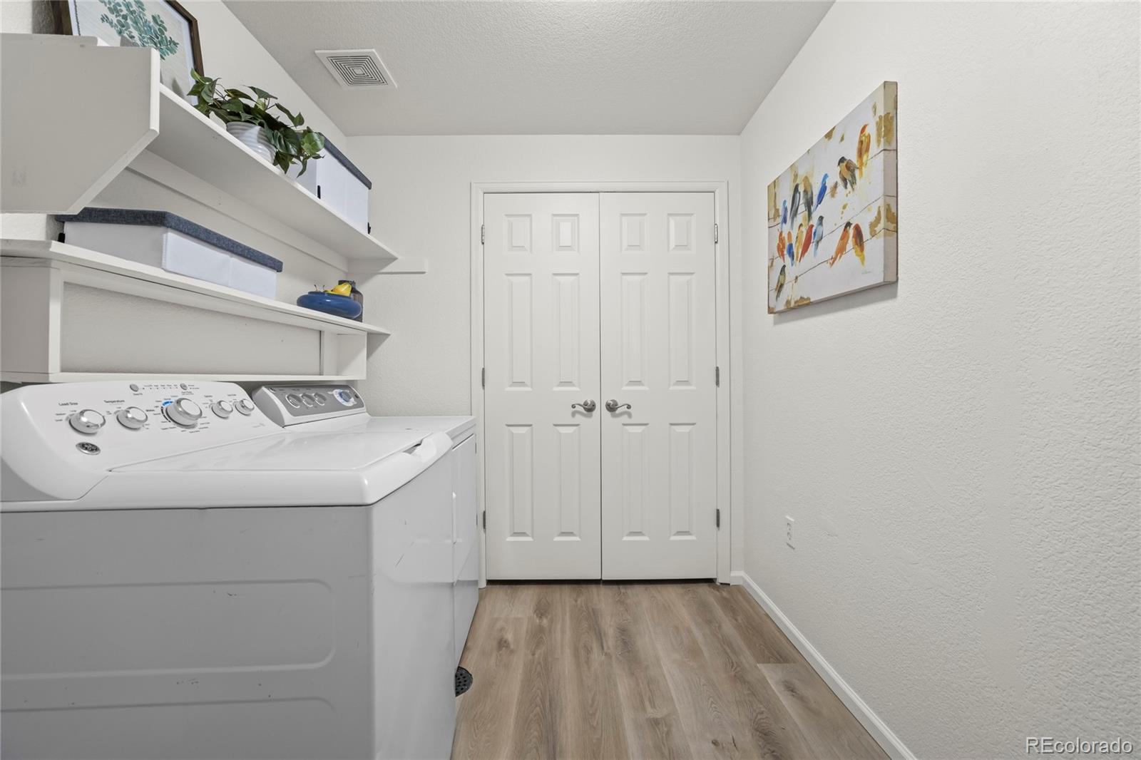 2210 S Vaughn Way Unit: 101