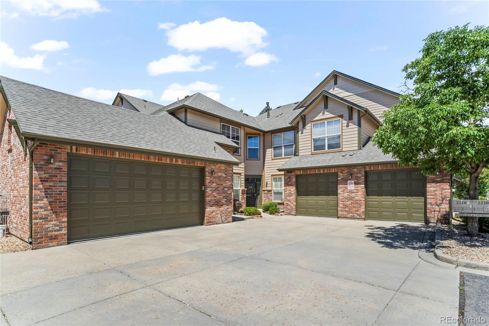 2210 S Vaughn Way Unit: 101