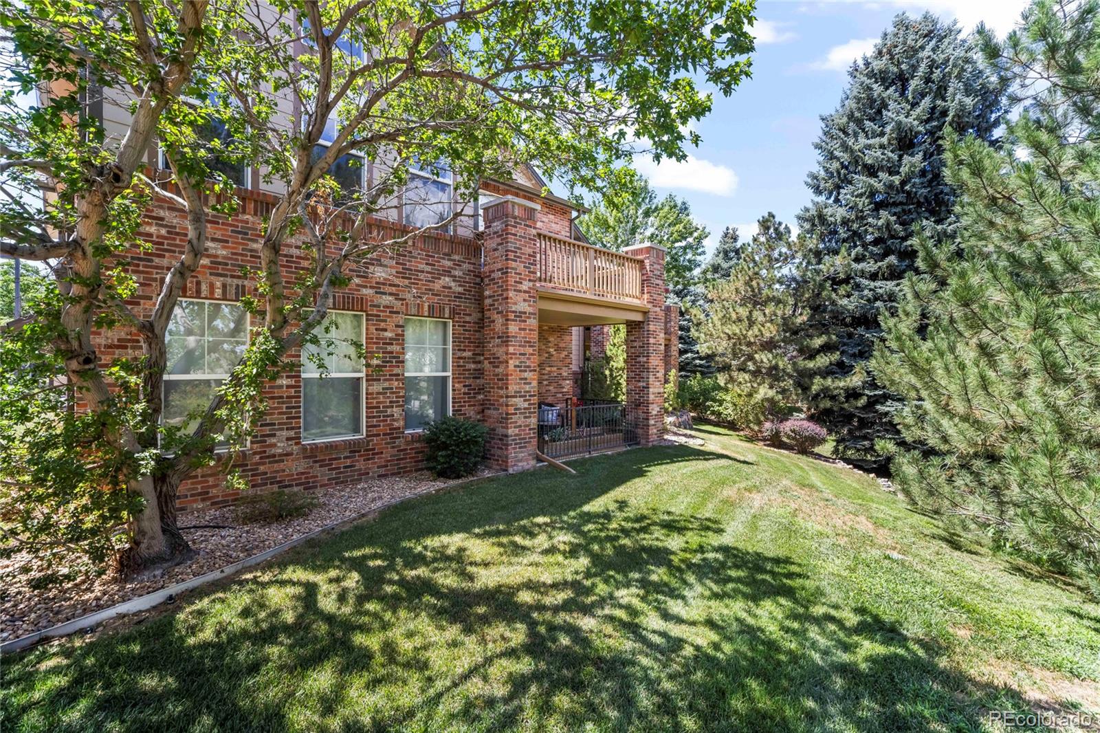 2210 S Vaughn Way Unit: 101