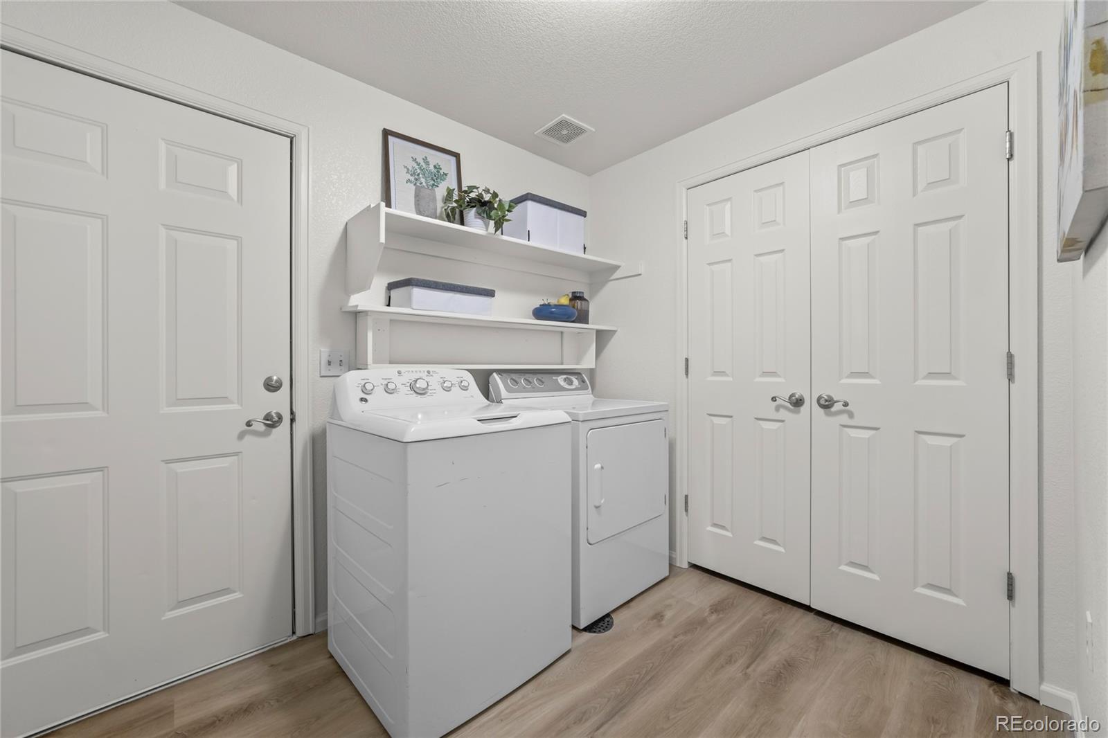 2210 S Vaughn Way Unit: 101