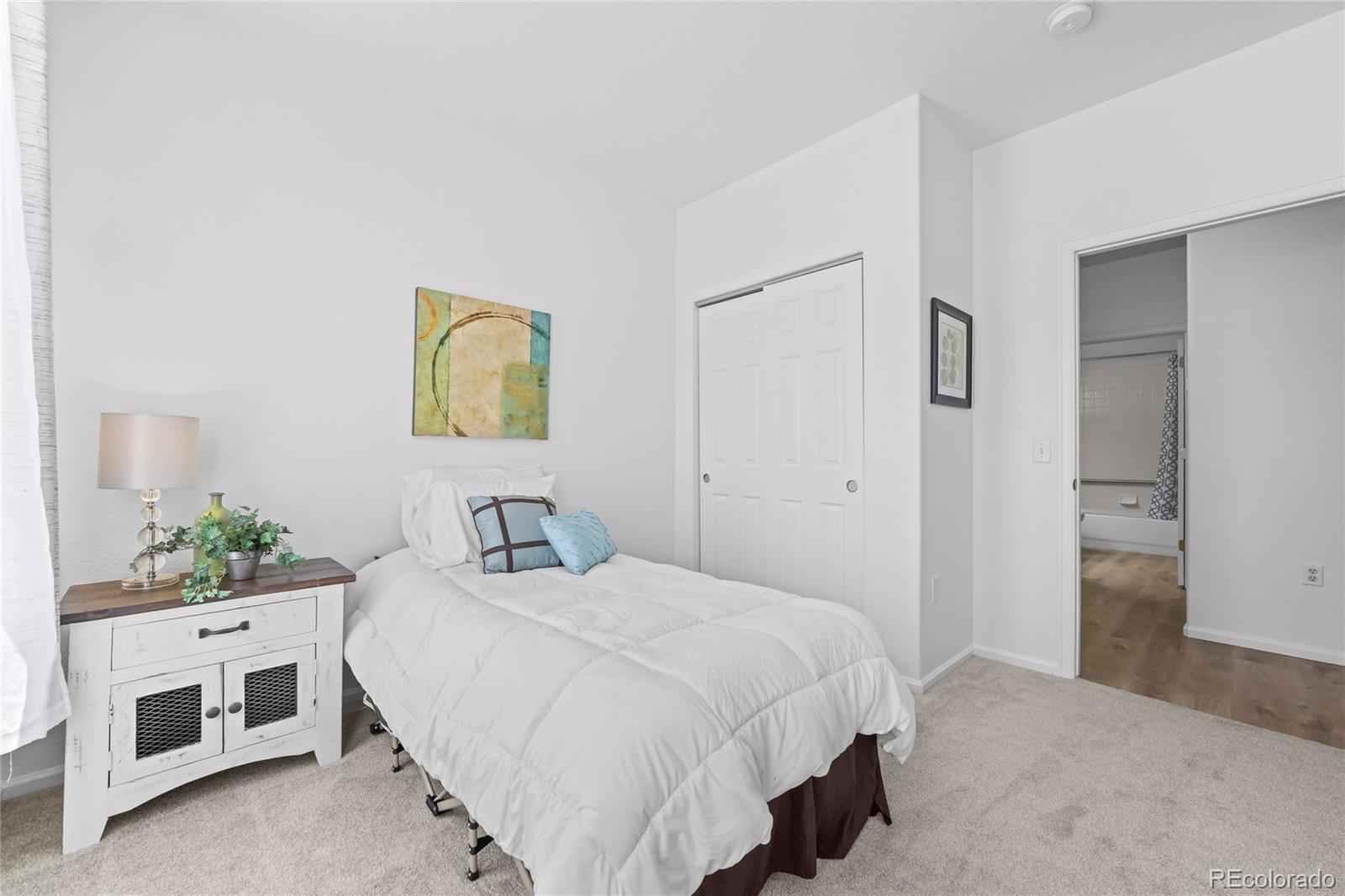 2210 S Vaughn Way Unit: 101