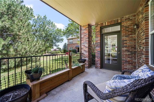 2210 S Vaughn Way Unit: 101