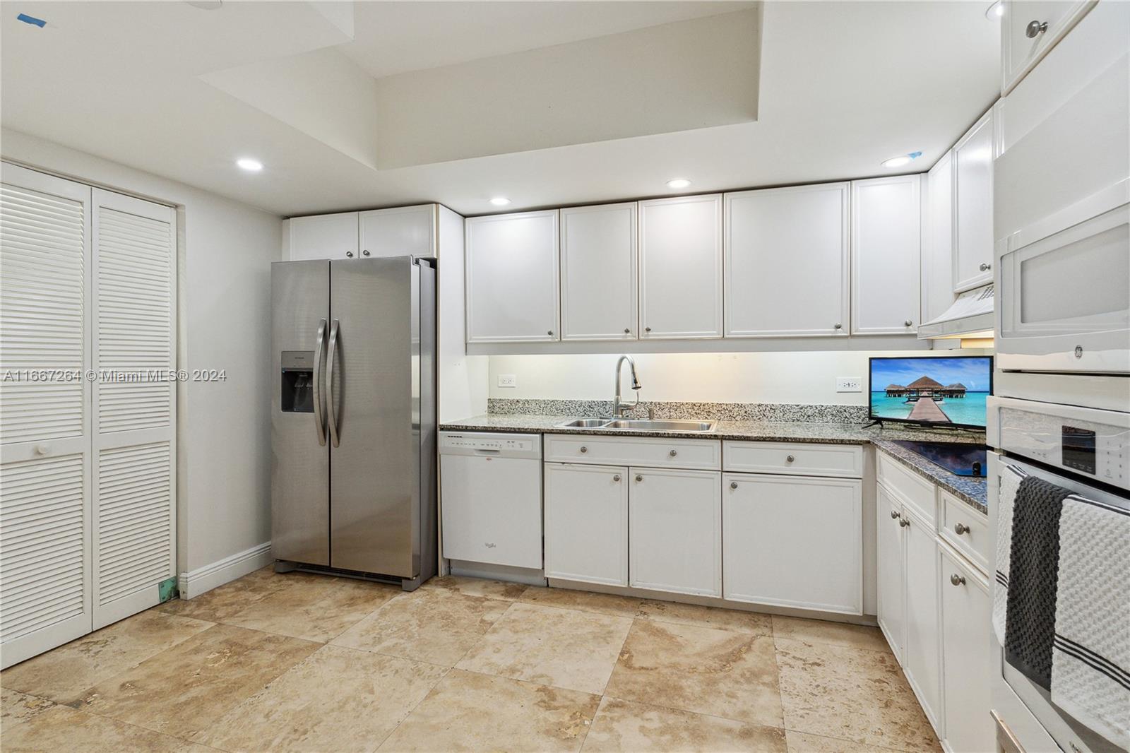 8855 Collins Ave # 4B