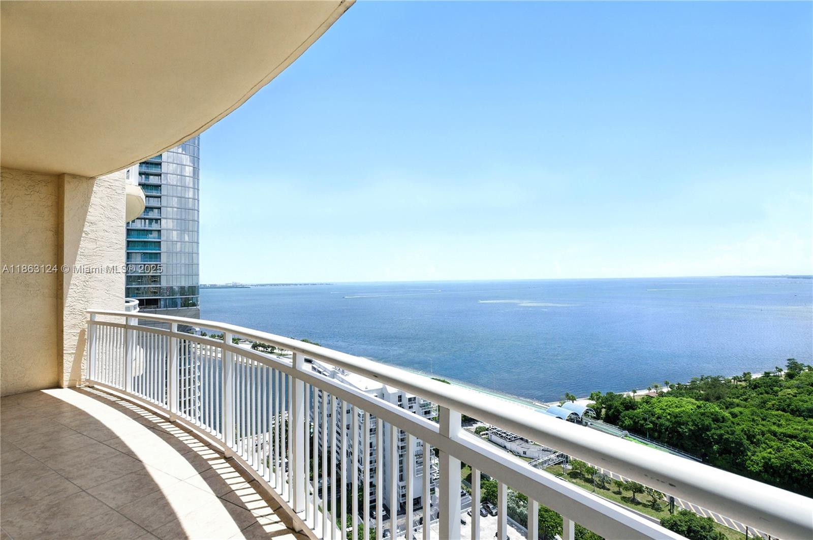 2475 Brickell Ave # 2610