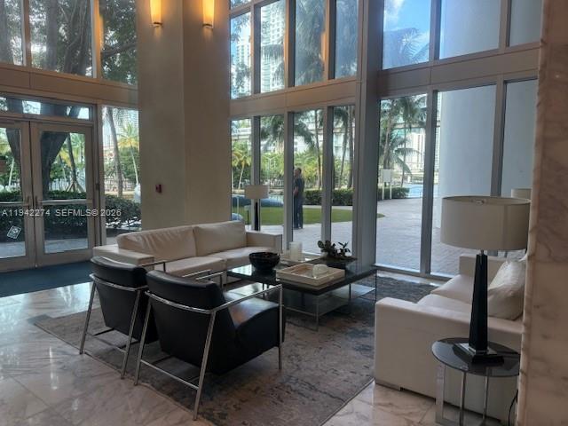 185 SW 7th St # 1502