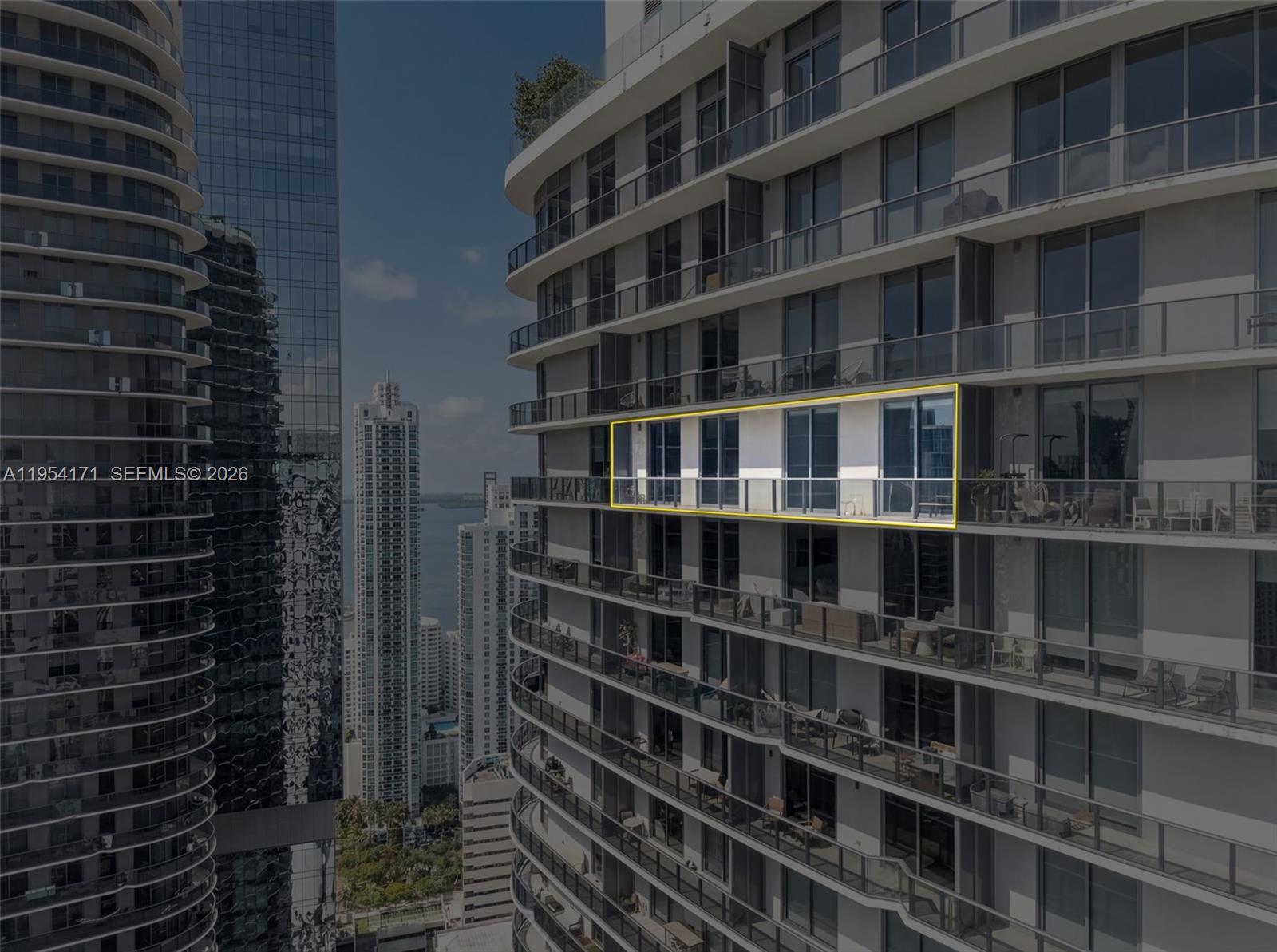 45 SW 9th St # 4609 Unit: LPH-4609