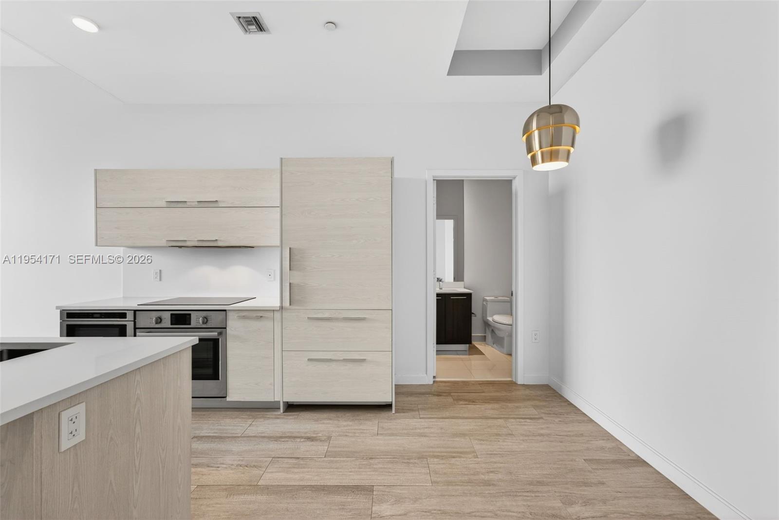 45 SW 9th St # 4609 Unit: LPH-4609