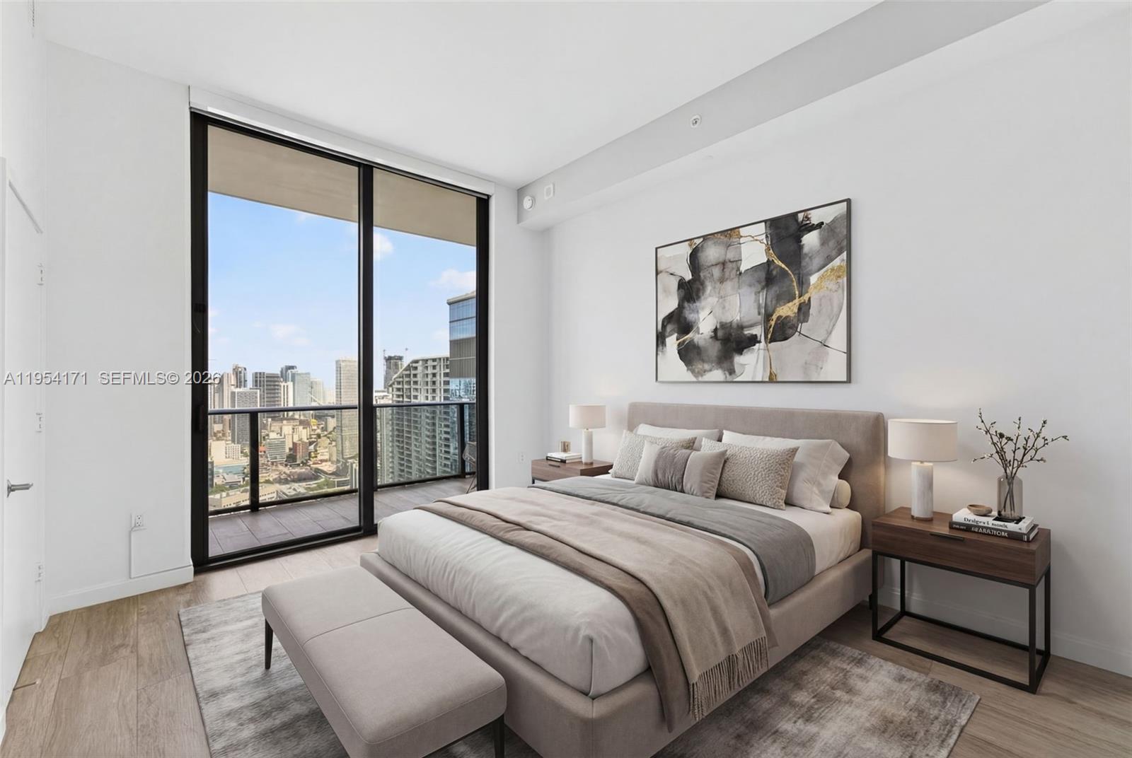45 SW 9th St # 4609 Unit: LPH-4609