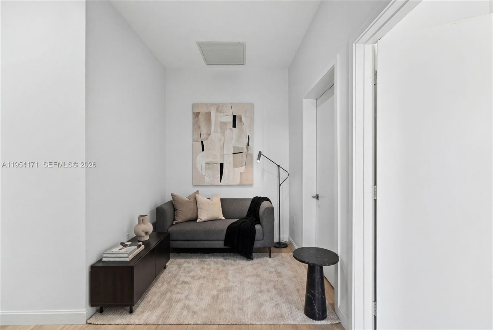 45 SW 9th St # 4609 Unit: LPH-4609