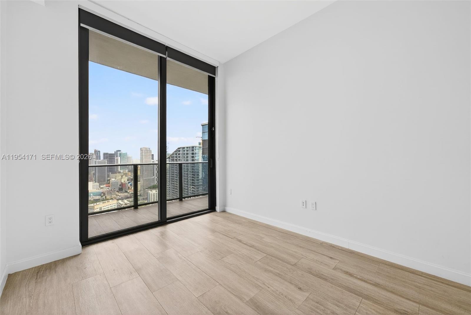 45 SW 9th St # 4609 Unit: LPH-4609