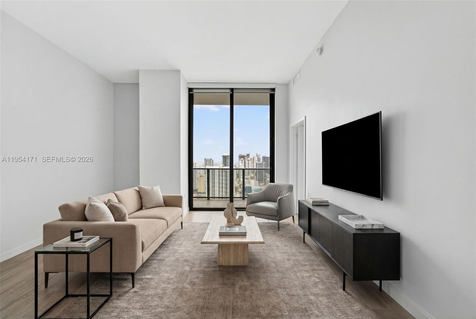 45 SW 9th St # 4609 Unit: LPH-4609