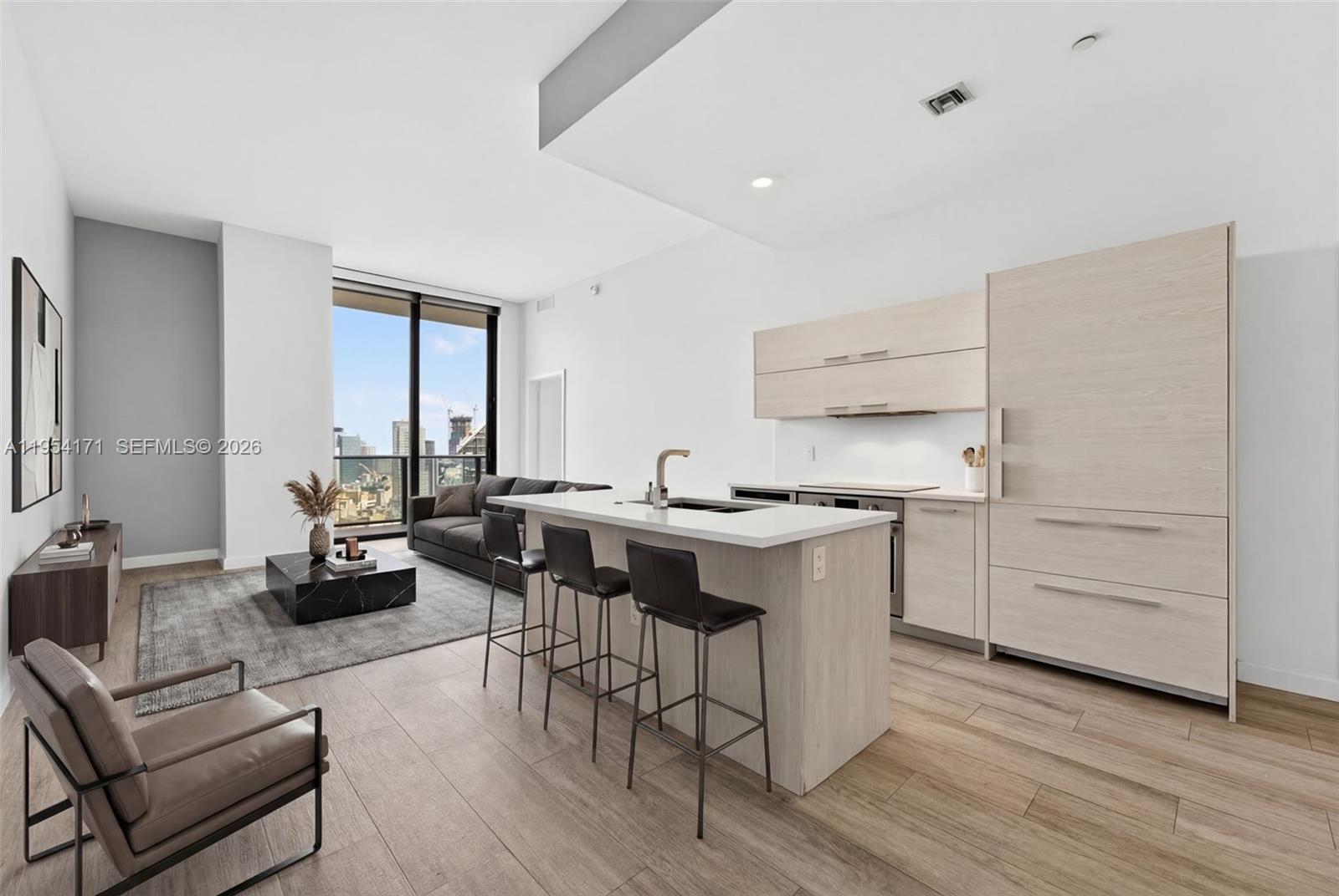45 SW 9th St # 4609 Unit: LPH-4609