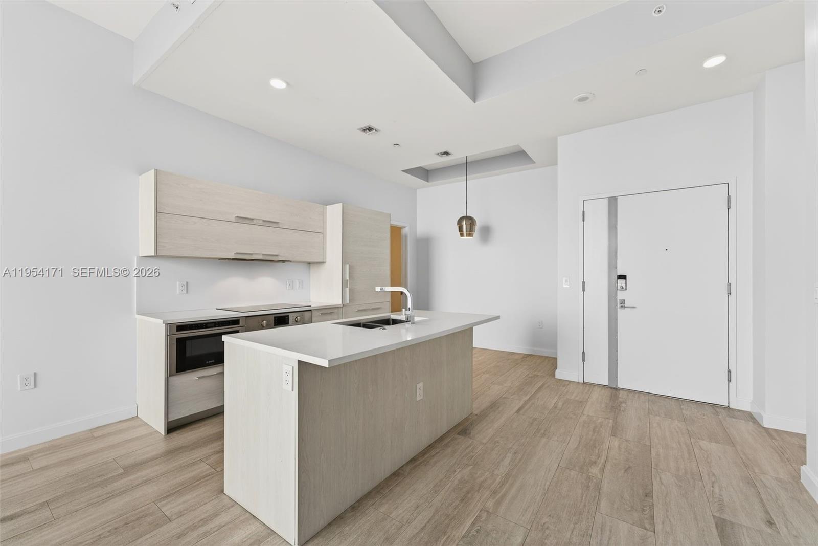 45 SW 9th St # 4609 Unit: LPH-4609