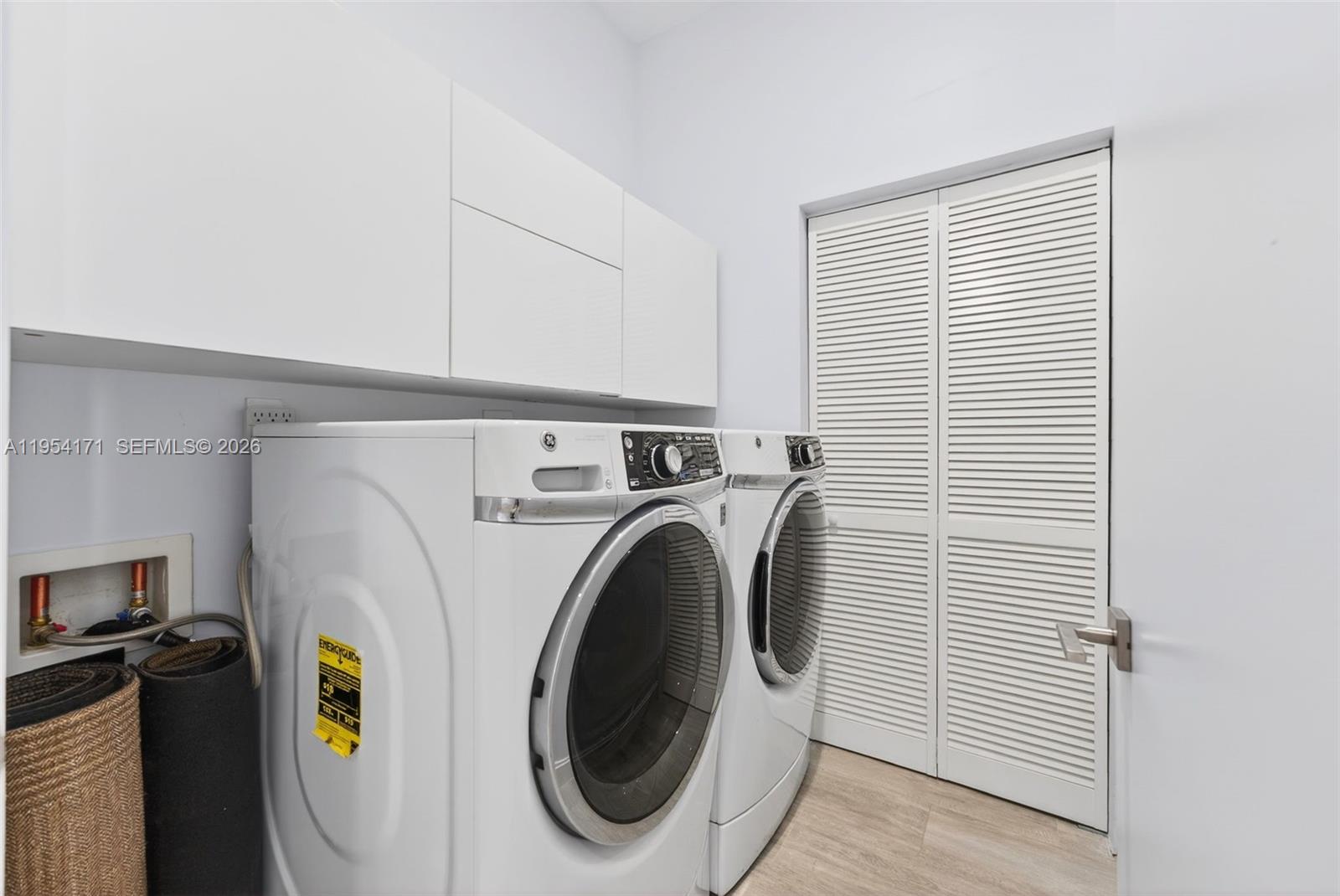 45 SW 9th St # 4609 Unit: LPH-4609