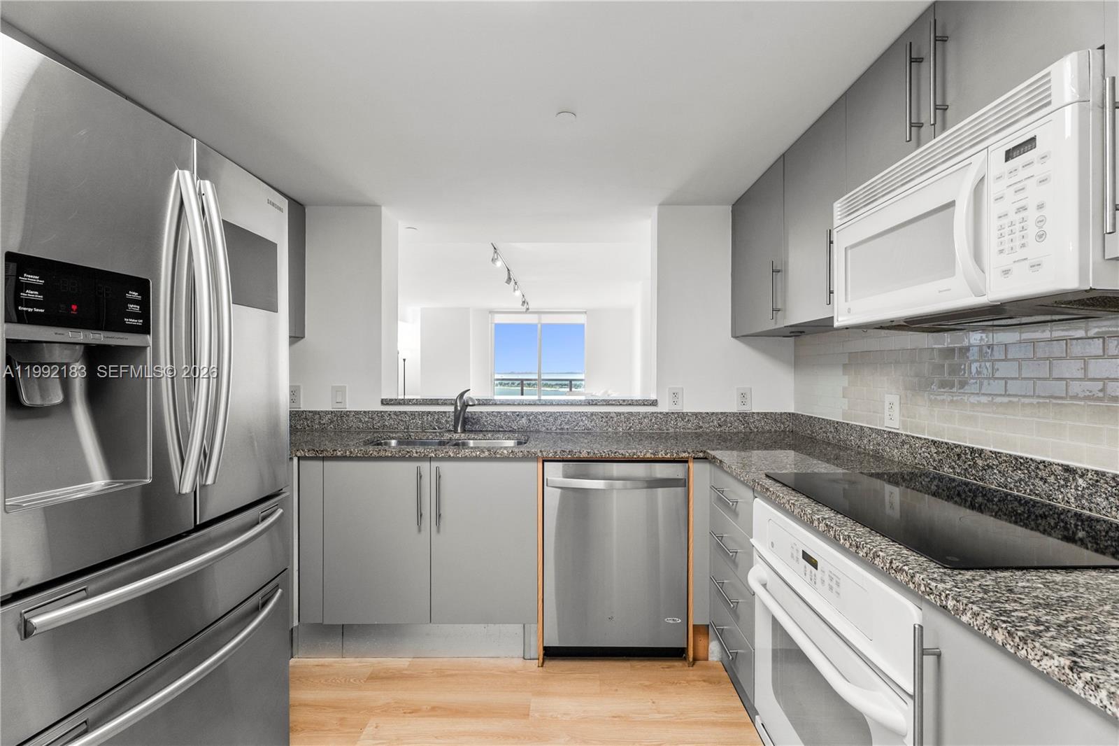 2101 Brickell Ave # 806