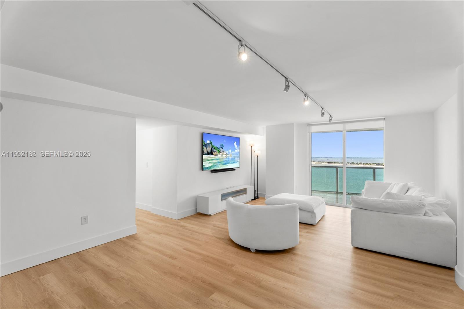 2101 Brickell Ave # 806