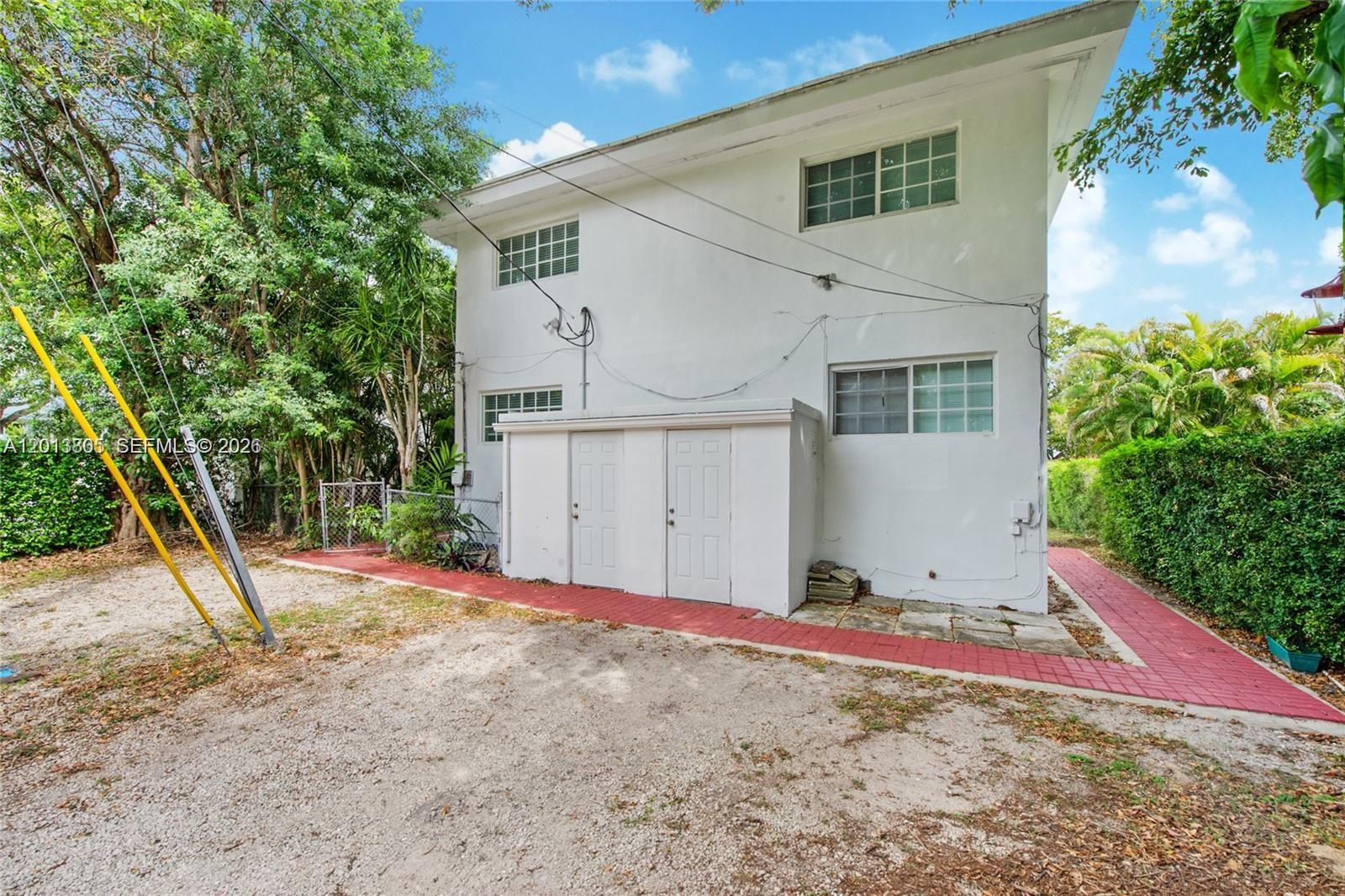 3808 Ponce De Leon Blvd