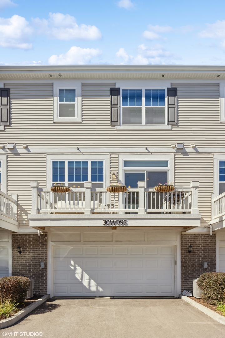 30W095 Brayman Court