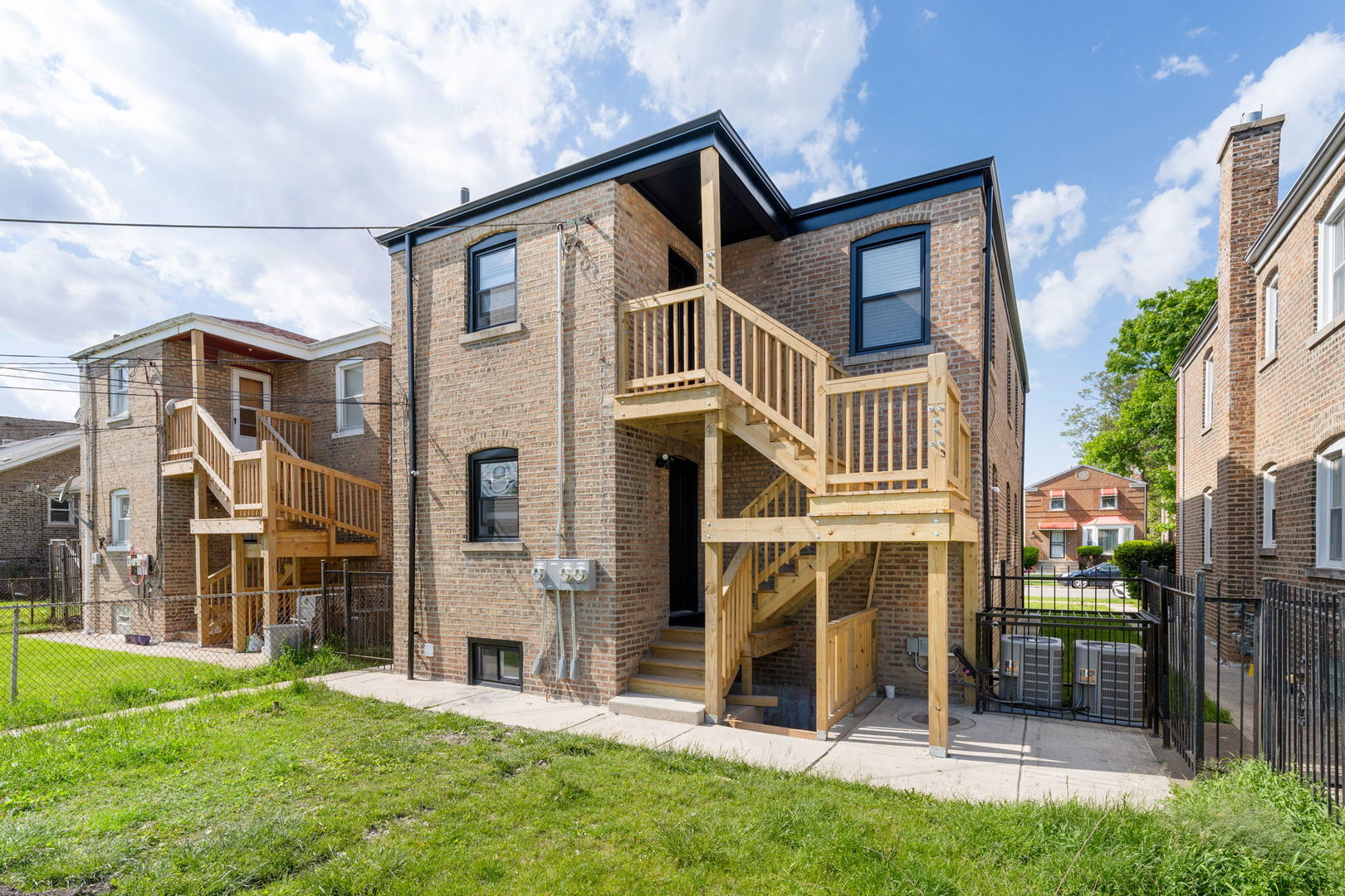 5347 W Gladys Avenue Unit: 2
