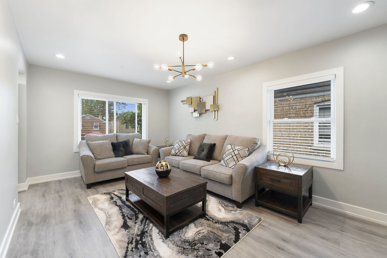 5347 W Gladys Avenue Unit: 2