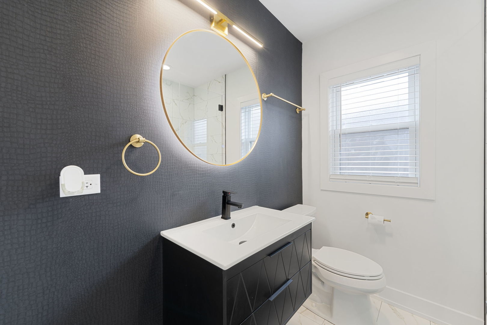 5347 W Gladys Avenue Unit: 2