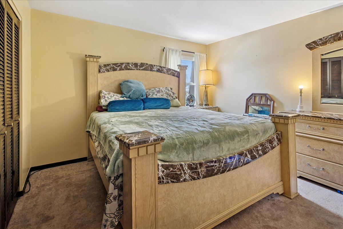 475 SHENSTONE Road Unit: 304