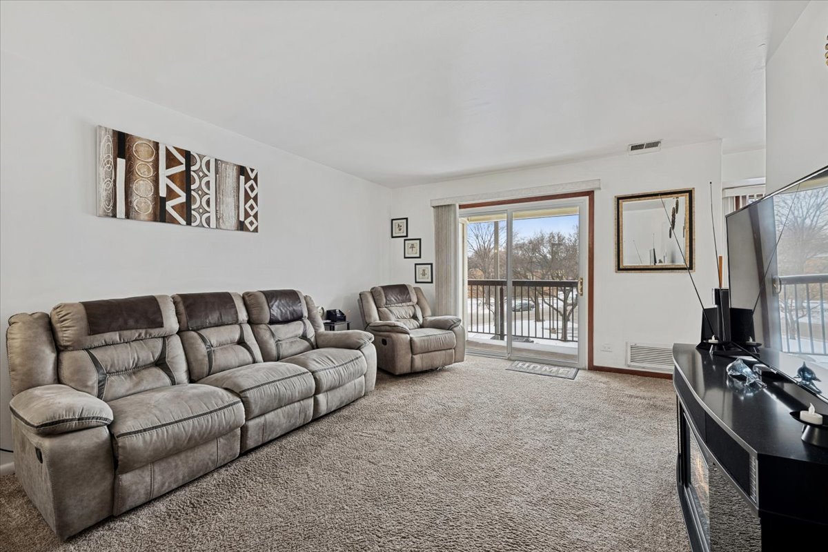 2013 Country Club Drive Unit: 22