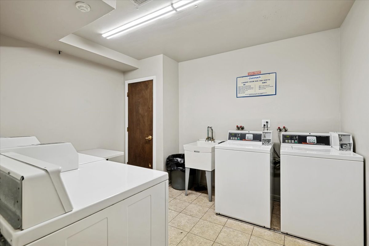 2013 Country Club Drive Unit: 22
