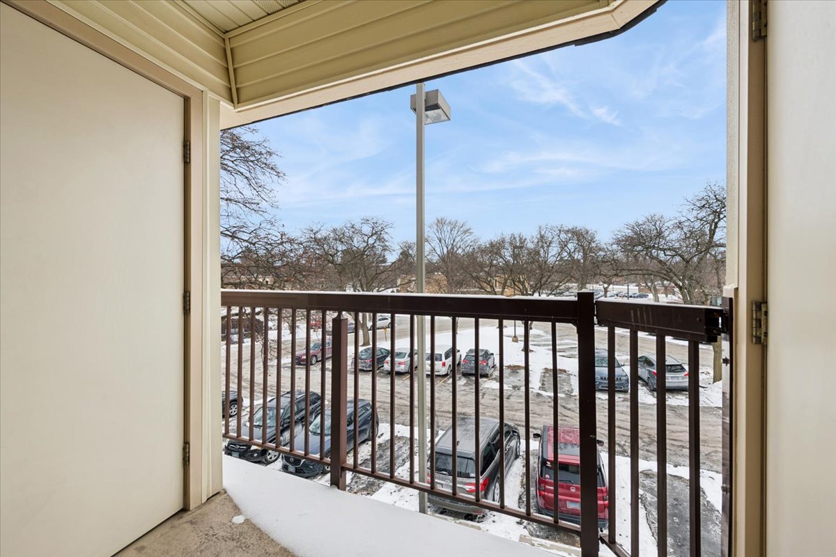 2013 Country Club Drive Unit: 22