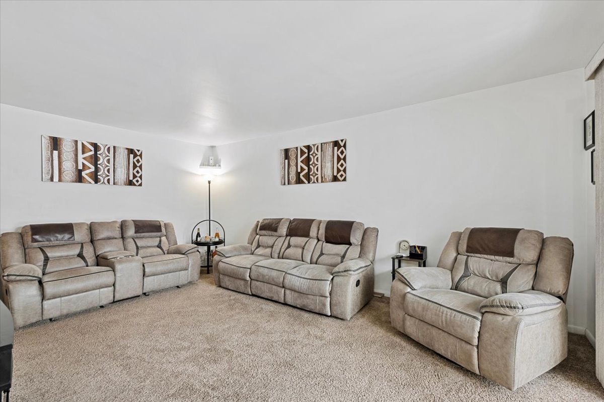 2013 Country Club Drive Unit: 22