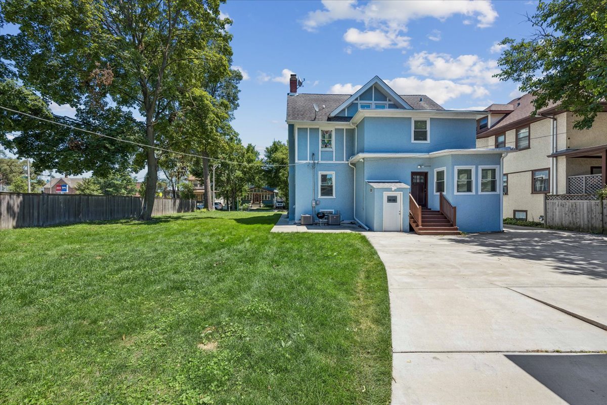 511 S Elmwood Avenue
