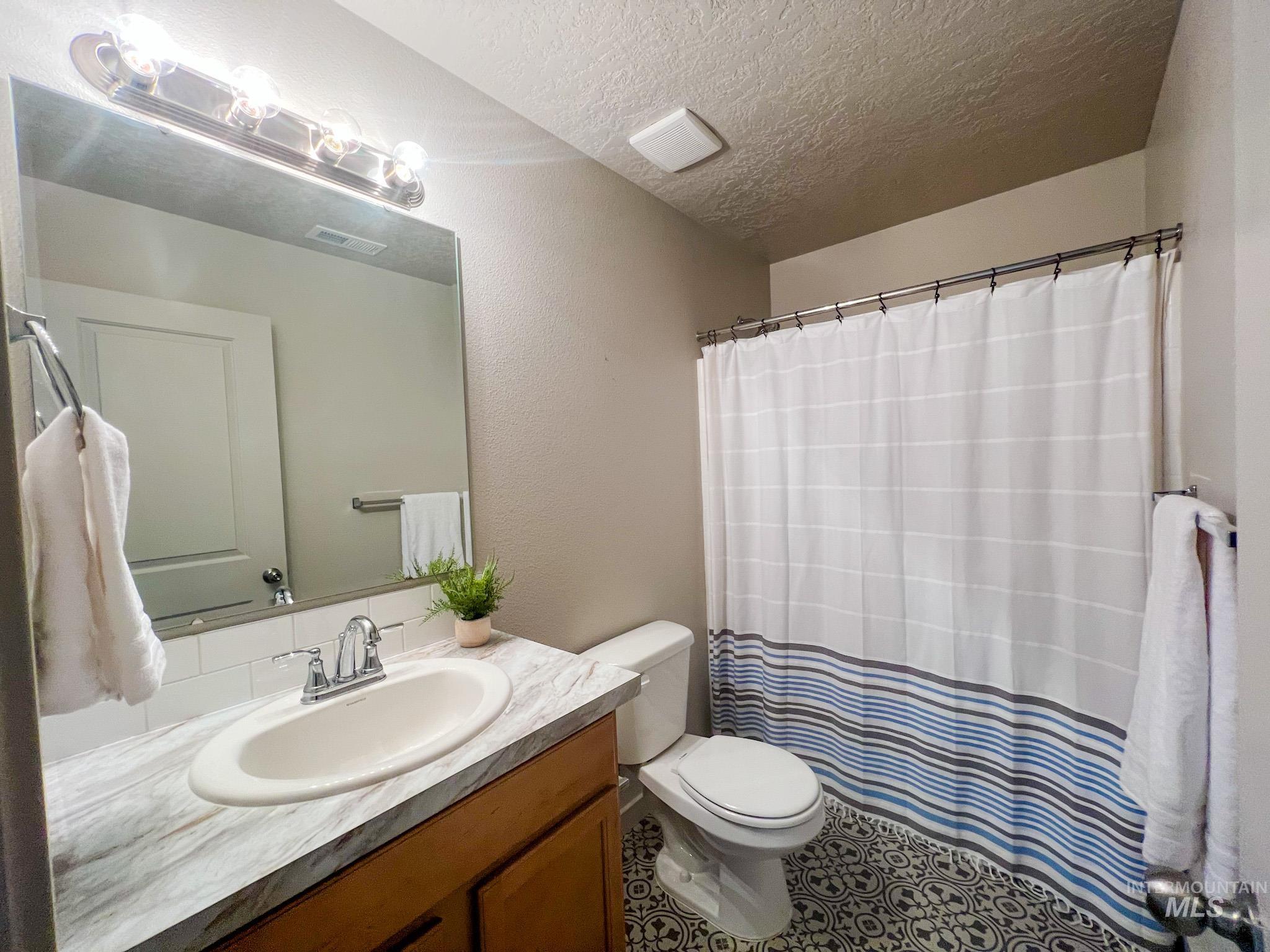 3007 N Cherry Grove Way