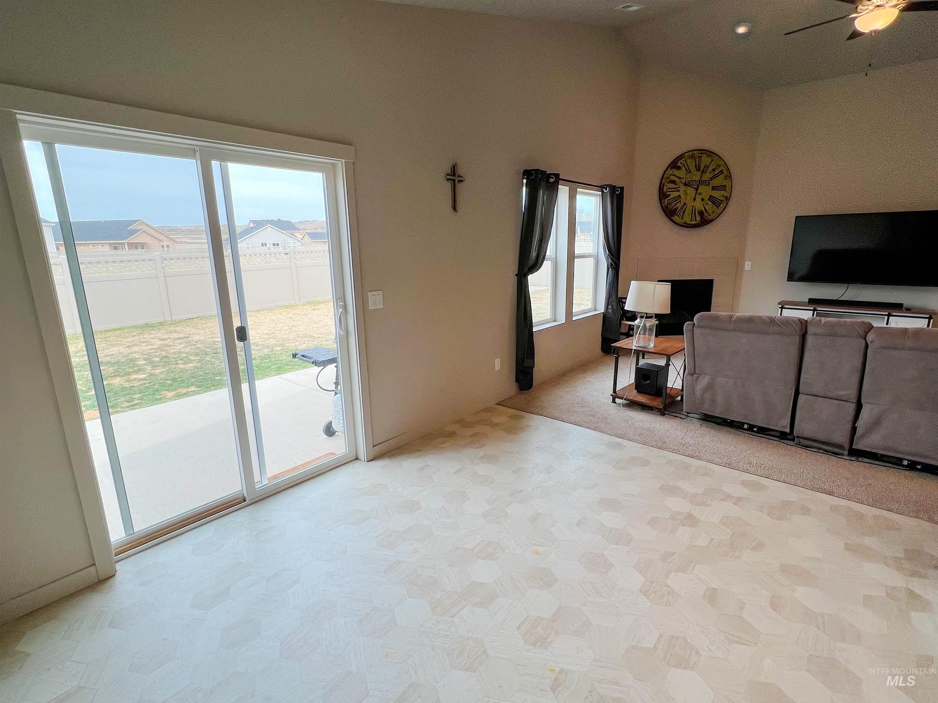 3007 N Cherry Grove Way