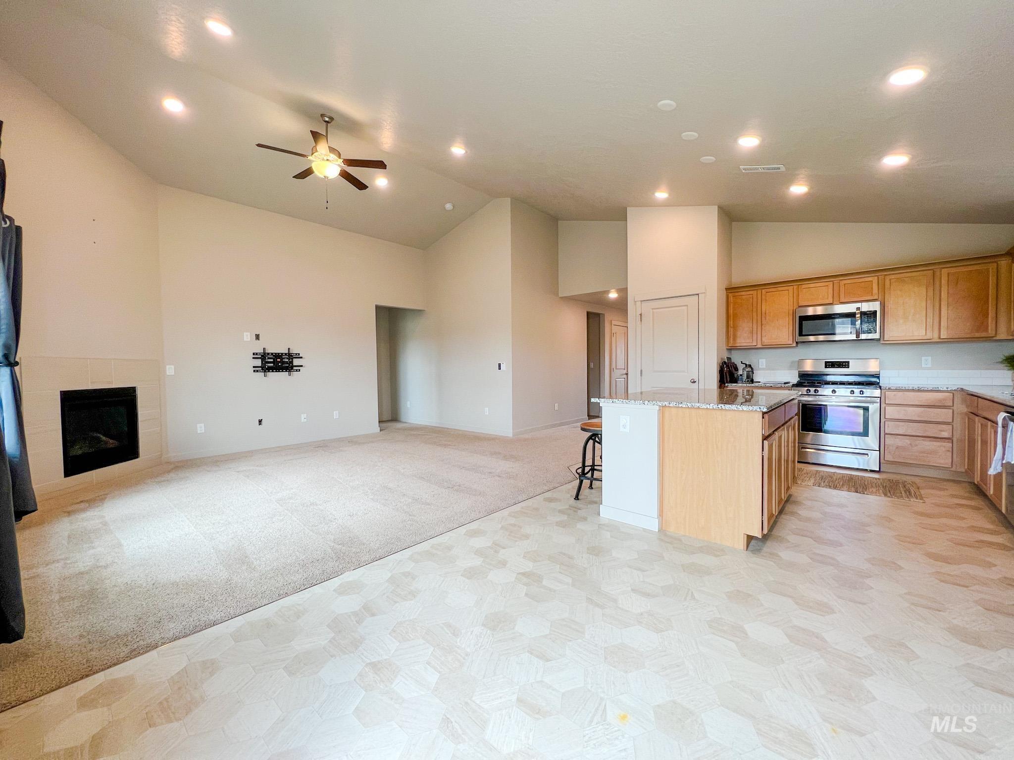 3007 N Cherry Grove Way