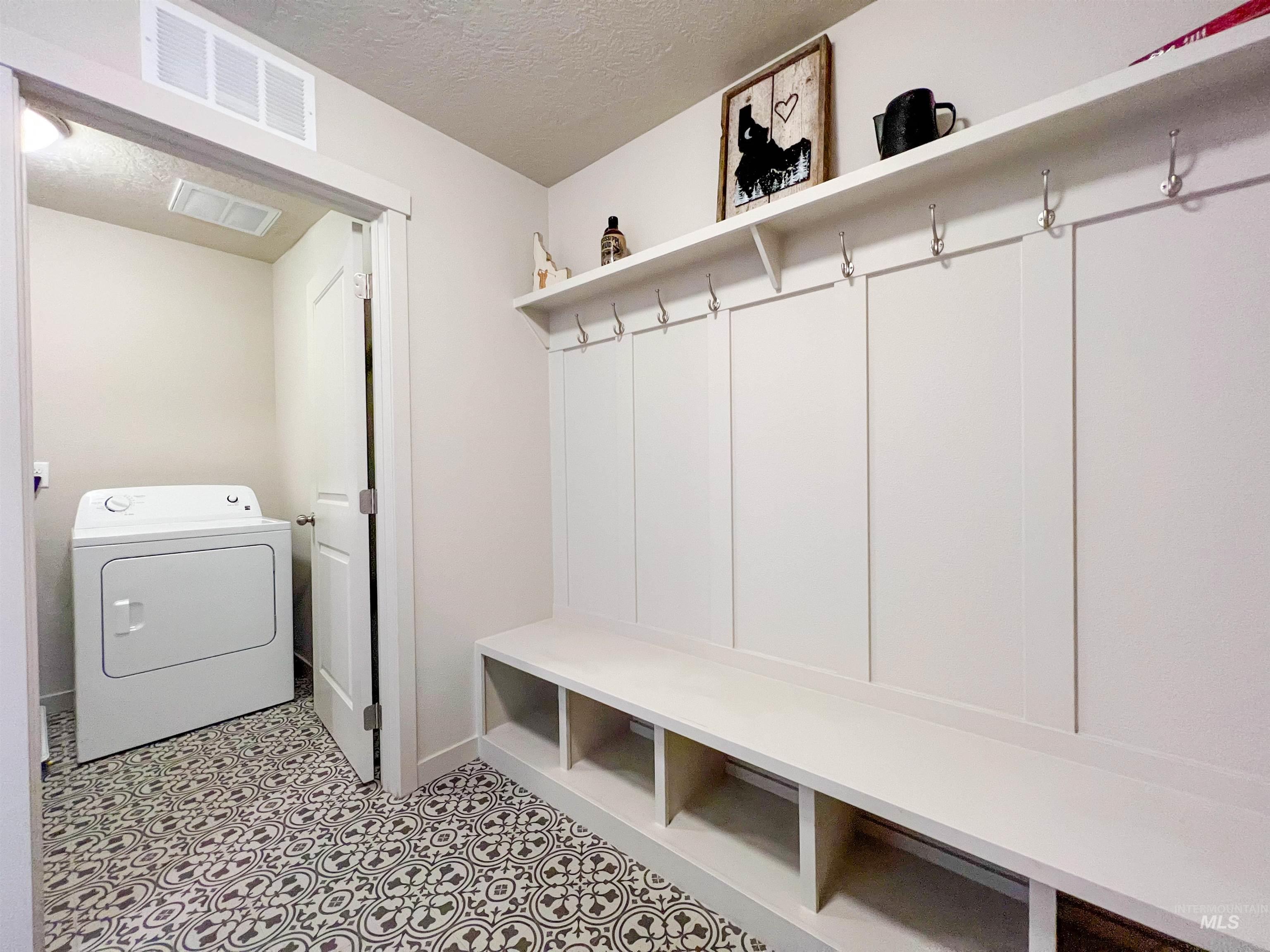 3007 N Cherry Grove Way