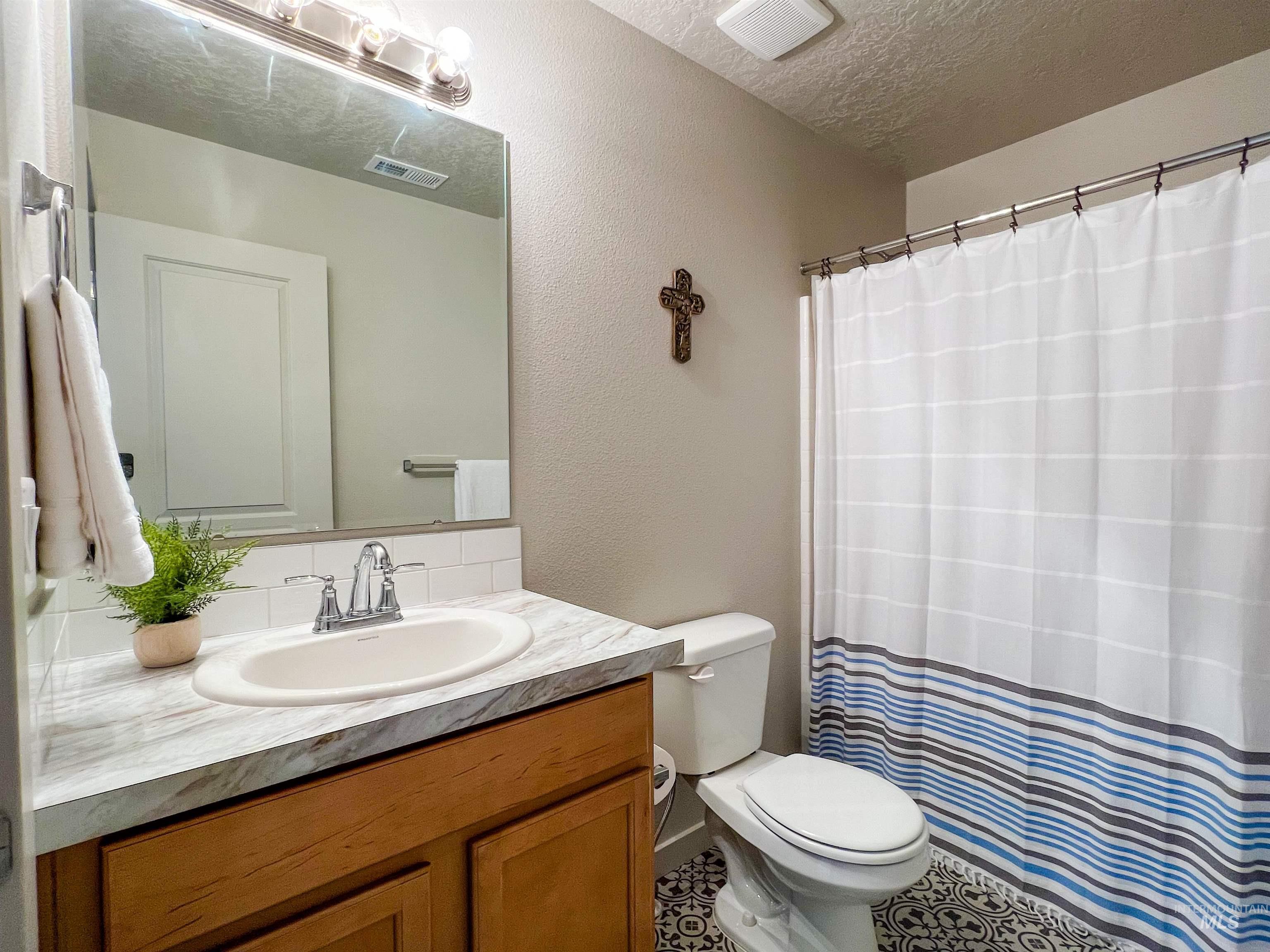 3007 N Cherry Grove Way